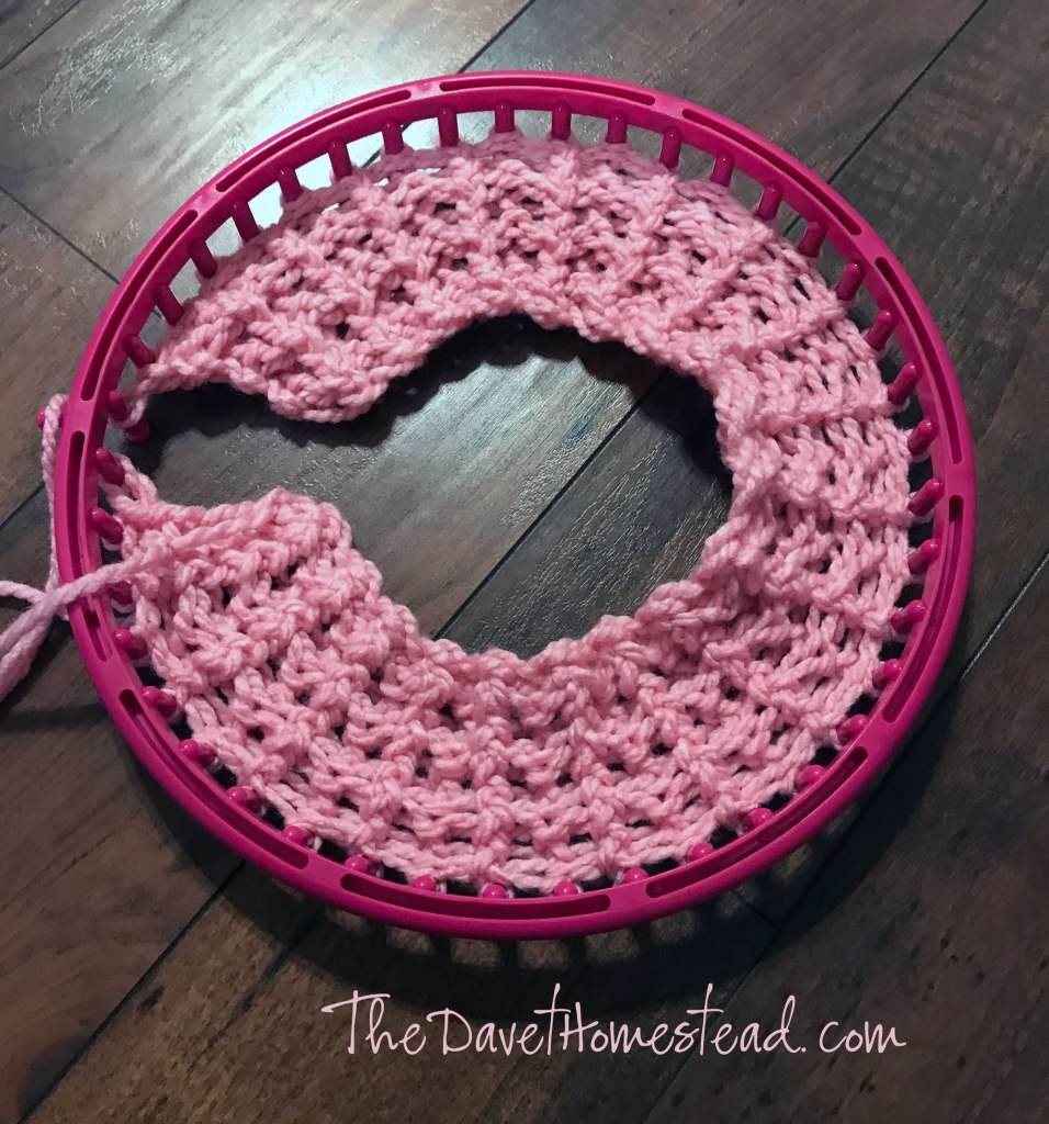 How to cast off a blanket on a round loom Borderless Loom Knitted Baby Blanket And Hat